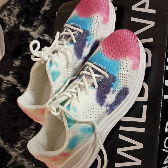 Shoes - Picture 2 of 2